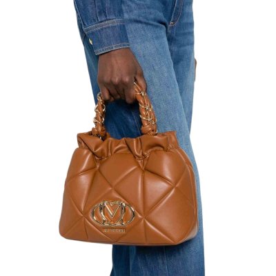 THE EMBOSSED Q BUCKET BAG